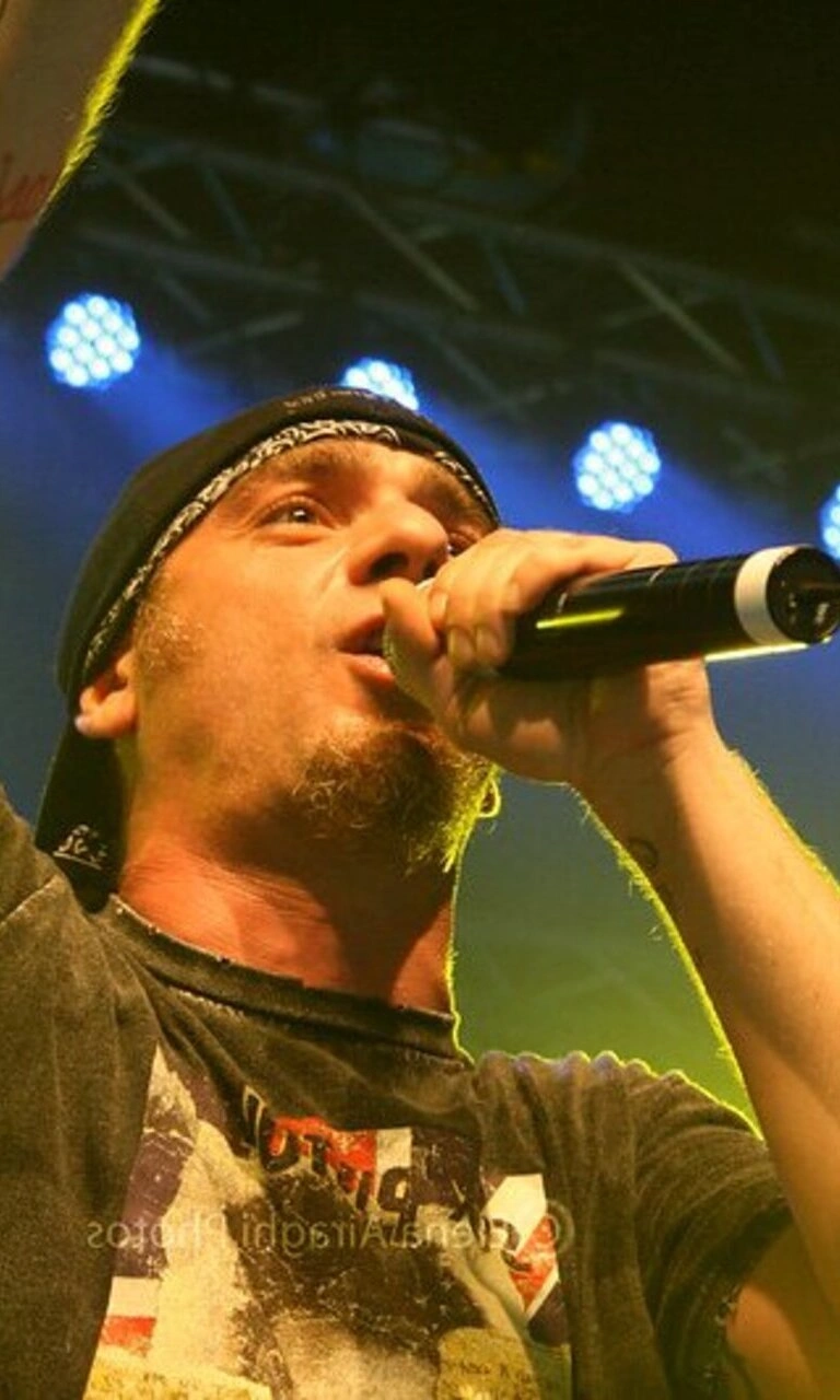 Mobile J AX1 ezgif.com crop