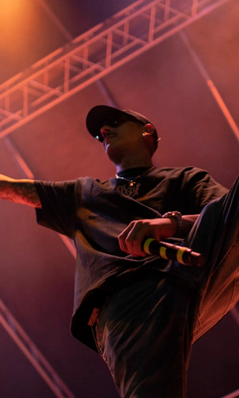 Mobile NoyzNarcos1 ezgif.com crop